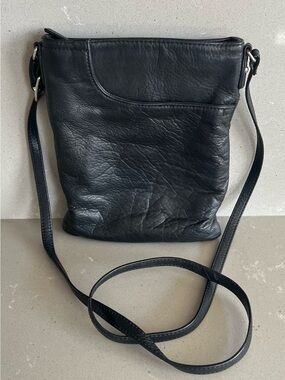 Margot Pebbled Leather Sling Crossbody Messenger Womens Handbag Black